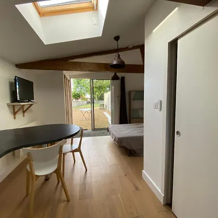 De La Marniere Mouchamps