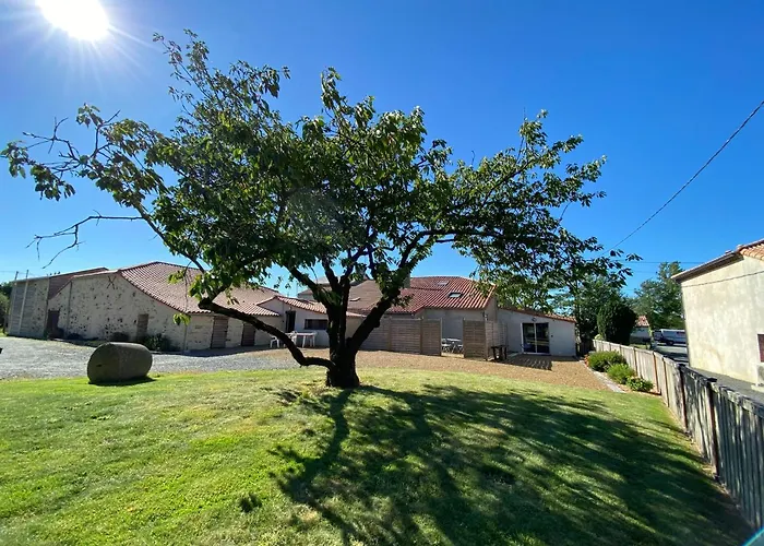 De La Marniere Mouchamps