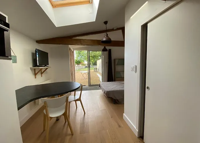 De La Marniere Mouchamps